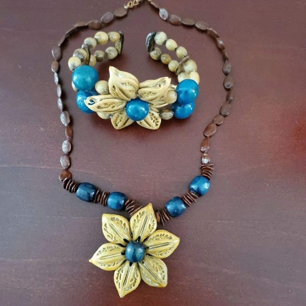 Necklace & Bracelet set